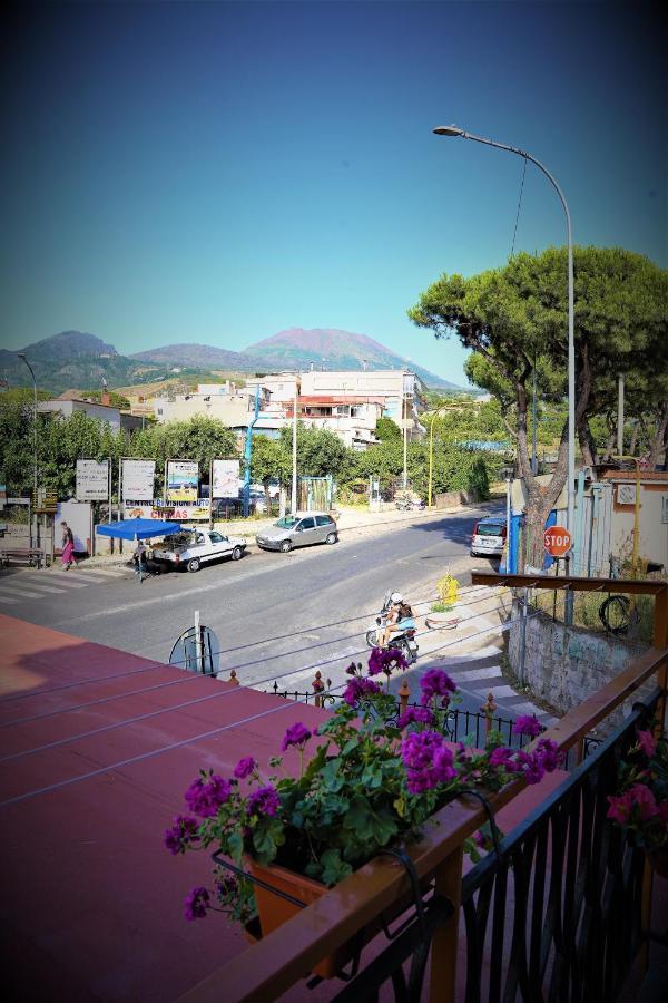 Vesuvius' Lovely Inn Ercolano Exteriör bild
